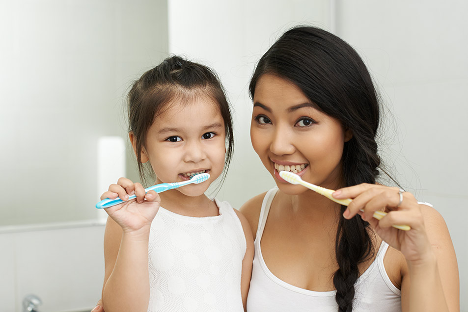 mom and daughter brushing teeth lakeside dental wagoner ok